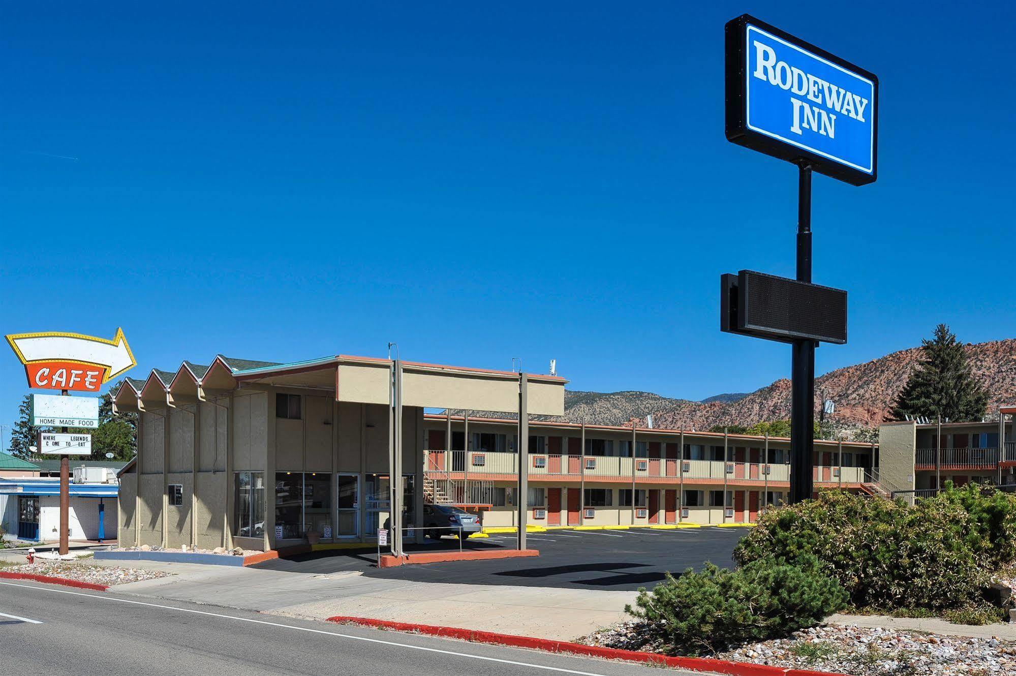 Rodeway Inn Cedar Stadt Exterior foto
